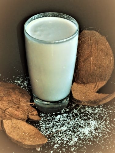 Mléko z čerstvého kokosu