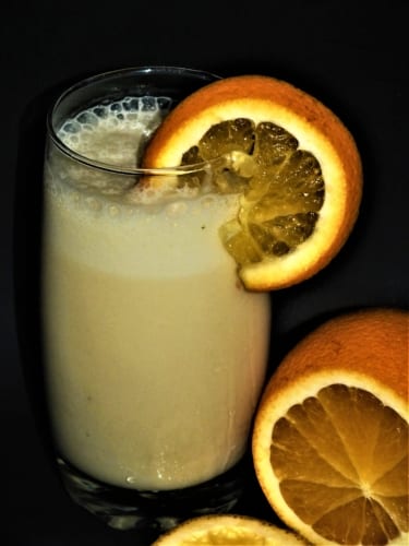 Pomerančové smoothie s jogurtem