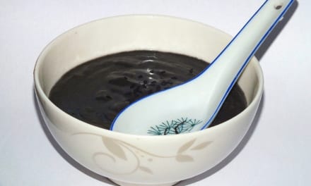 Černá sezamová polévka (Čína)